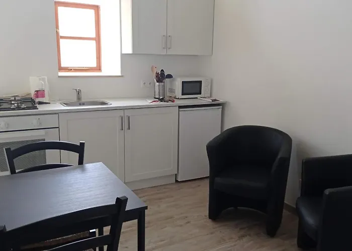 Bleu - 3 Star Small With Hot Tub And Heated Pool Feriehus Mantilly