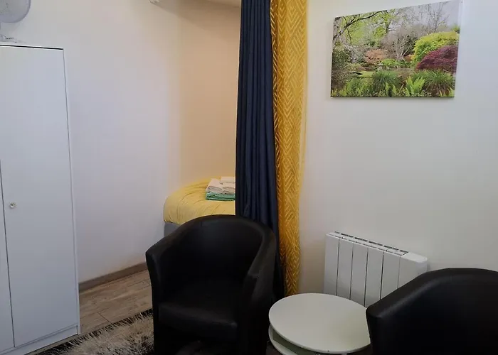 Bleu - 3 Star Small With Hot Tub And Heated Pool *